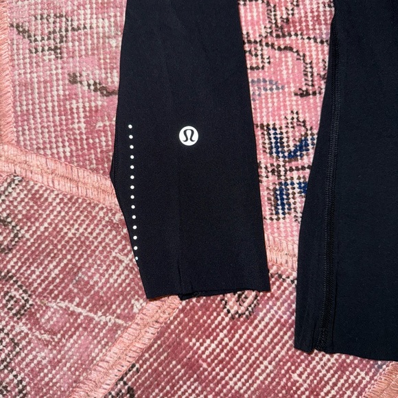 lululemon cropped pants - Picture 3 of 3